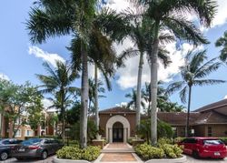 Pre-foreclosure in  RESERVE WAY  Naples, FL 34105