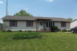 Pre-foreclosure in  WOODSIDE DR Rock Falls, IL 61071