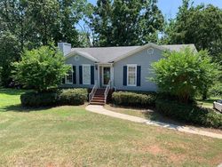Pre-foreclosure in  HILLTOP CIR Trussville, AL 35173