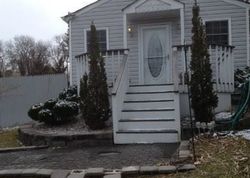 Pre-foreclosure Listing in HIGHVIEW AVE SELDEN, NY 11784