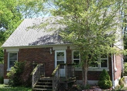 Pre-foreclosure in  ROSEMARY LN Louisville, KY 40214