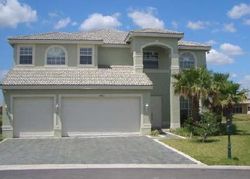 Pre-foreclosure in  SW 185TH TER Hollywood, FL 33029