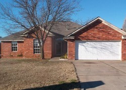 Pre-foreclosure Listing in TIMBERIDGE RD HARRAH, OK 73045