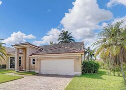 Pre-foreclosure in  NW 11TH ST Hollywood, FL 33029