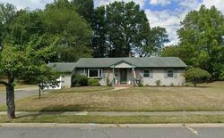 Pre-foreclosure in  CARLISLE RD Wayne, NJ 07470