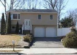  Sterling Ln, Smithtown NY