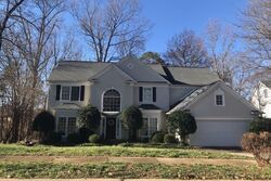 Pre-foreclosure in  KINGLET LN Charlotte, NC 28269