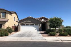 Pre-foreclosure in  E NARROWLEAF DR Gilbert, AZ 85298