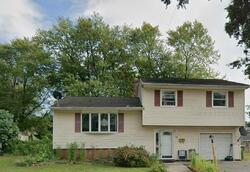 Pre-foreclosure in  MORYAN RD Edison, NJ 08817