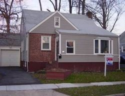 Pre-foreclosure in  DRAKE AVE Roselle, NJ 07203