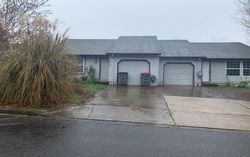Pre-foreclosure in  W 2ND PLACE CIR Lafayette, OR 97127