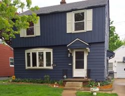 Pre-foreclosure in  TAFT AVE Oregon, OH 43616