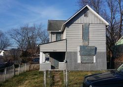 Pre-foreclosure in  WOODLAND AVE Columbus, OH 43219