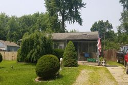 Pre-foreclosure in  ELMHURST RD Waterford, MI 48328