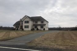 Pre-foreclosure in  HIGHLAND CT Mount Bethel, PA 18343