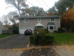 Pre-foreclosure Listing in BRADBURY AVE HUNTINGTON STATION, NY 11746