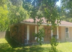 Pre-foreclosure in  GUYNELL DR Baton Rouge, LA 70811