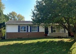 Pre-foreclosure Listing in OXFORD DR MECHANICSBURG, PA 17055