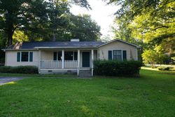 Pre-foreclosure in  EDGEWATER DR Macon, GA 31220