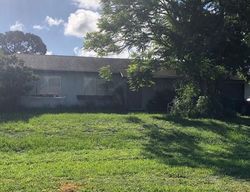 Pre-foreclosure in  SE SANDIA DR Port Saint Lucie, FL 34983