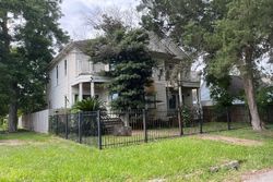 Pre-foreclosure in  E 26TH ST Houston, TX 77008