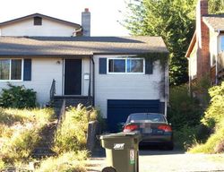 Pre-foreclosure in  SW THISTLE ST Seattle, WA 98136