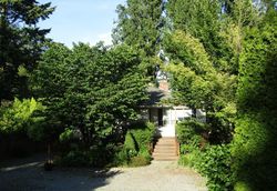 Pre-foreclosure in  MIDVALE AVE N Seattle, WA 98133