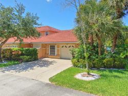 Pre-foreclosure in  CARRIAGE DR APT L5 Pompano Beach, FL 33069