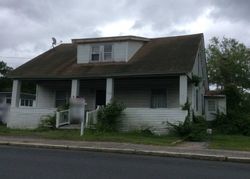 Pre-foreclosure Listing in LOWELL ST METHUEN, MA 01844