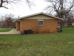 Pre-foreclosure in  WILDWOOD LN Joliet, IL 60433