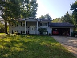 Pre-foreclosure Listing in CARLETON DR MISHAWAKA, IN 46545