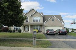 Pre-foreclosure in  PARKSIDE LN Oswego, IL 60543