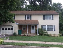 Pre-foreclosure in  VALLEY DR Lancaster, PA 17603