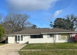 Pre-foreclosure in  WILLOW OAK AVE Baton Rouge, LA 70815