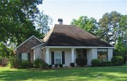Pre-foreclosure in  BEACHWOOD AVE Baton Rouge, LA 70817