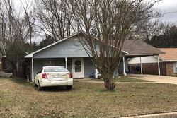 Pre-foreclosure in  SANDY LN Pearl, MS 39208