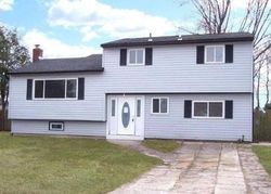 Pre-foreclosure Listing in HOLIDAY PARK DR CENTEREACH, NY 11720