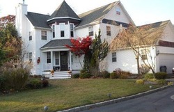 Pre-foreclosure Listing in CHAPEL HILL RD LAKE GROVE, NY 11755