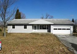 Pre-foreclosure Listing in MERIDIAN DR HARTFORD CITY, IN 47348