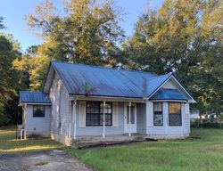 Pre-foreclosure in  STARMOUNT DR Crestview, FL 32536