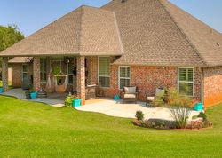 Pre-foreclosure in  TARA LN Norman, OK 73069