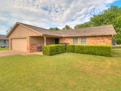 Pre-foreclosure Listing in HIGH TRAIL RD NORMAN, OK 73071