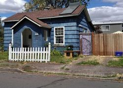 Pre-foreclosure Listing in W 9TH PL EUGENE, OR 97402