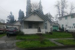 Pre-foreclosure in  S 8TH ST Cottage Grove, OR 97424