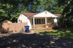Pre-foreclosure in  BEACON ST Toms River, NJ 08757