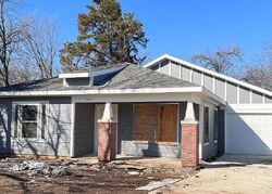 Pre-foreclosure in  E JEFFERSON AVE Fort Worth, TX 76104