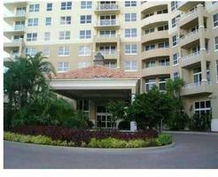 Pre-foreclosure in  W COUNTRY CLUB DR  Miami, FL 33180
