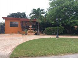 Pre-foreclosure in  NE 117TH ST Miami, FL 33161