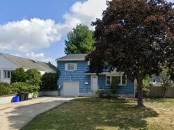 Pre-foreclosure in  CADMAN AVE Babylon, NY 11702