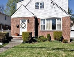 Pre-foreclosure in  KENSINGTON RD S Garden City, NY 11530